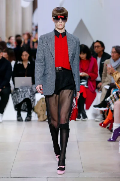 Look 10